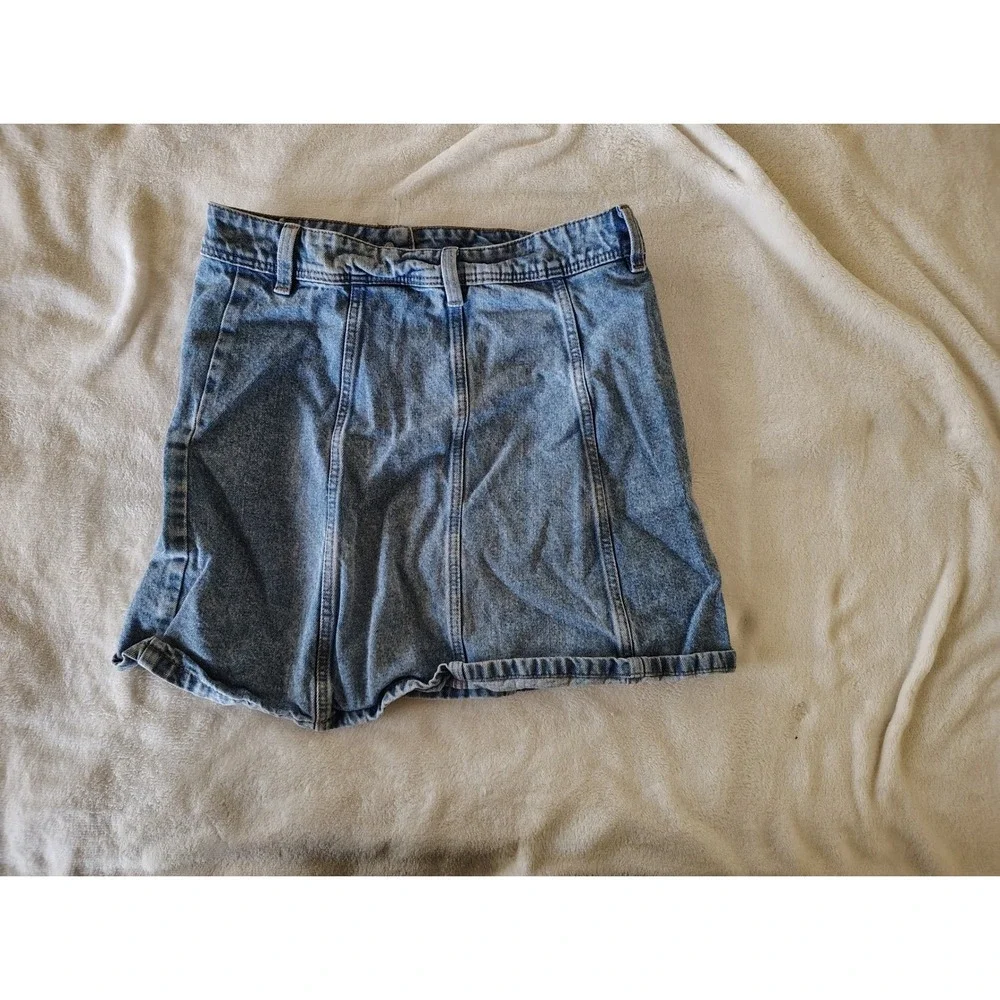H&M Divided Light Wash Blue Denim Button Front Mini‎ Skirt Size 4 A-Line Casual